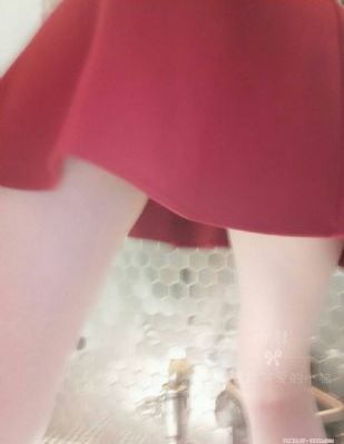 郭晶晶为跳水男子3米跳板半决赛开赛