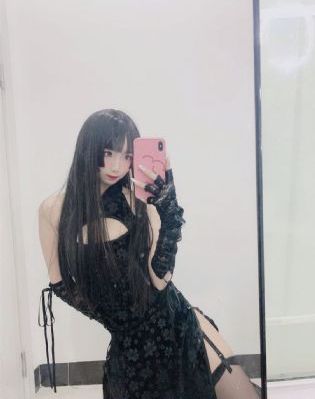 女子高中生的腰姿